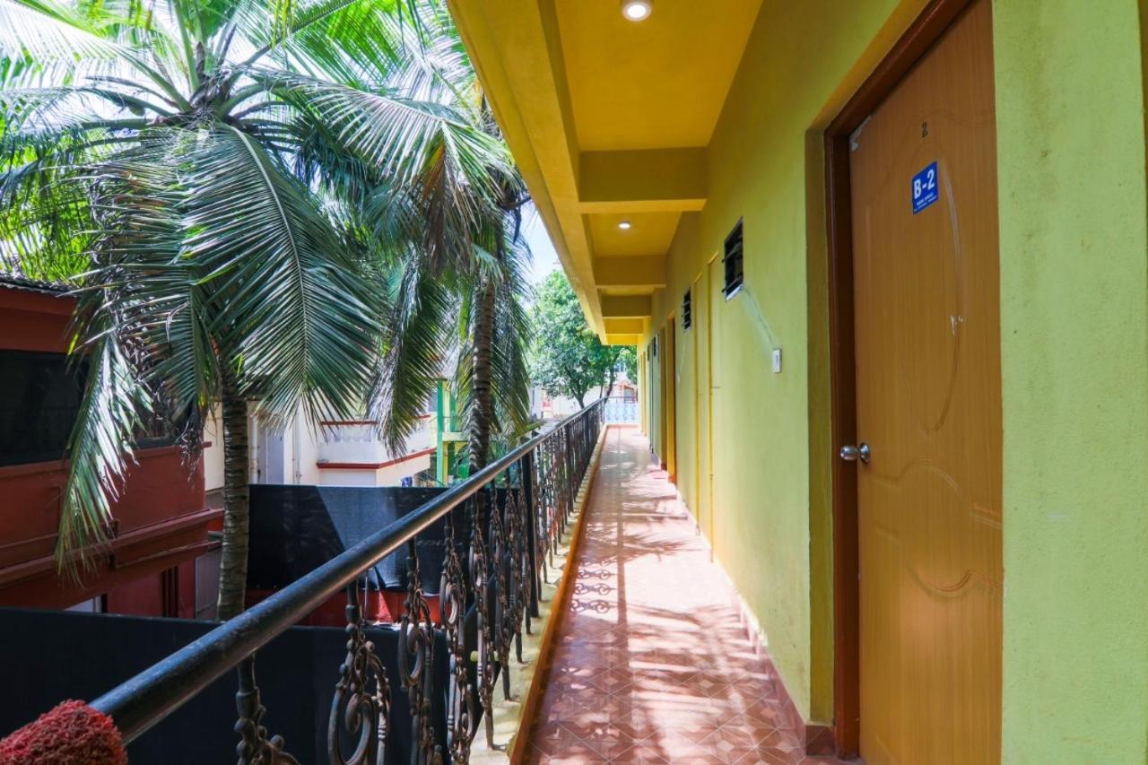 Fullmoon Beach Place Candolim Exteriör bild