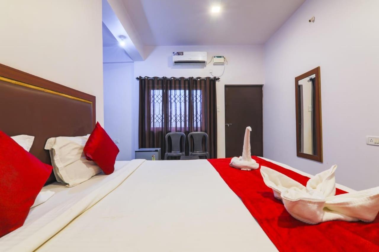 Fullmoon Beach Place Candolim Exteriör bild